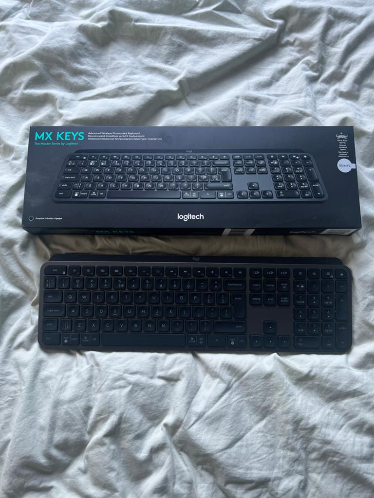 Logitech MX Keys Draadloos Verlicht Toetsenbord, Computers en Software, Toetsenborden, Ophalen, Multimediatoetsen, Zo goed als nieuw