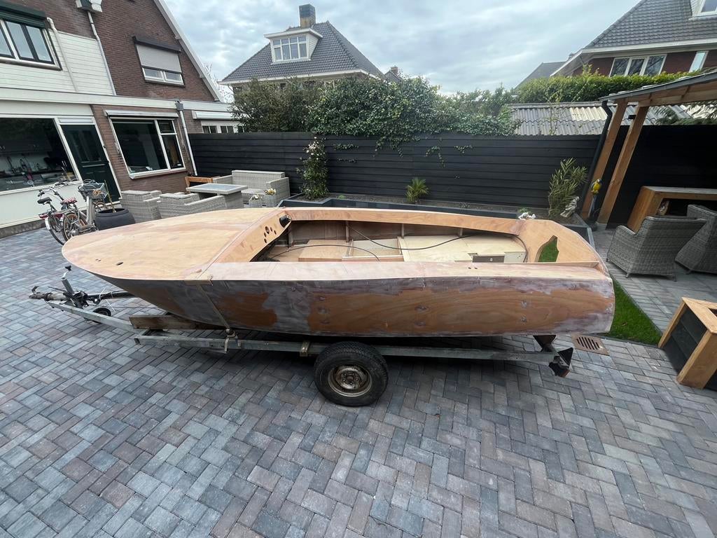 Houten runabout speedboot project, Ophalen, Zo goed als nieuw