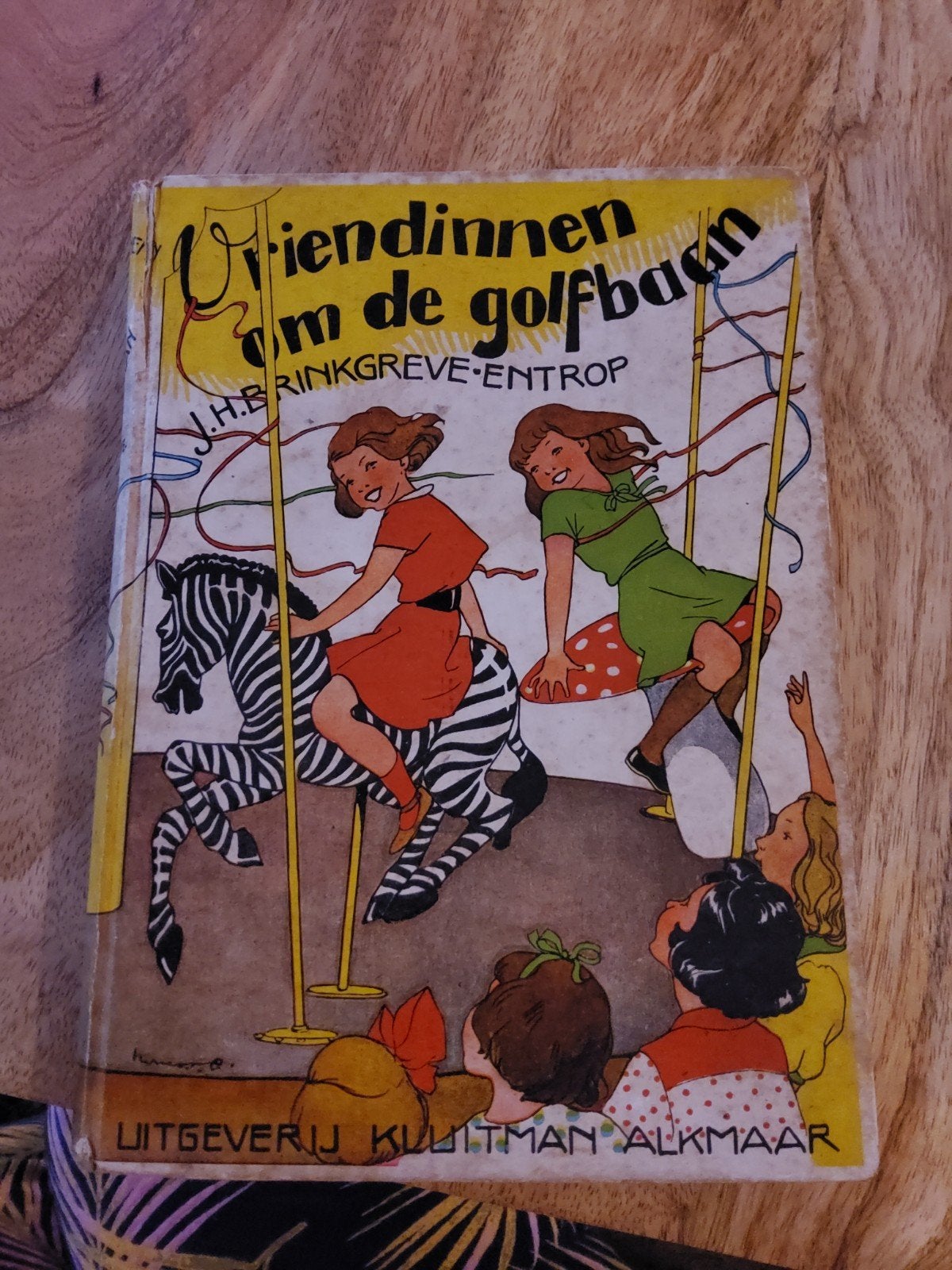 Vriendinnen om de golfbaan - J.H.B. Brinkgreve-Entrop, Ophalen of Verzenden, Gelezen, J.H.B. Brinkgreve-Entrop, Nederland