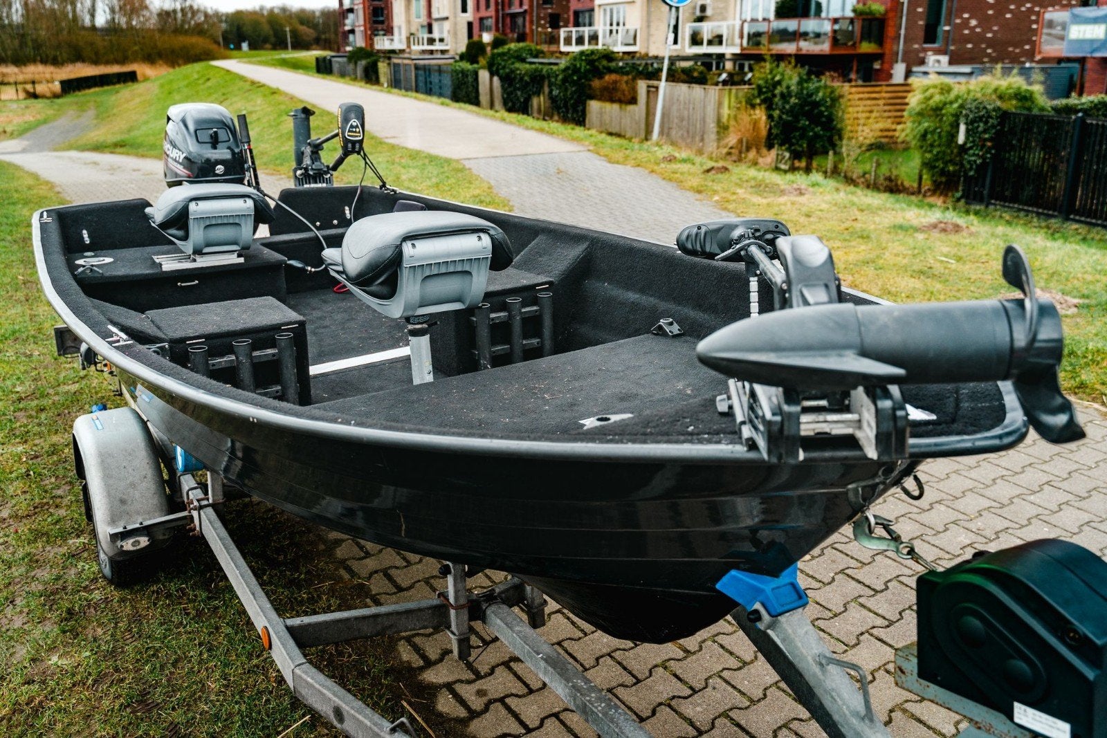 Visboot met Mercury 25pk en Minn Kota elektromotor, Watersport en Boten, Ophalen, 10 tot 30 pk, Gebruikt, 25 pk