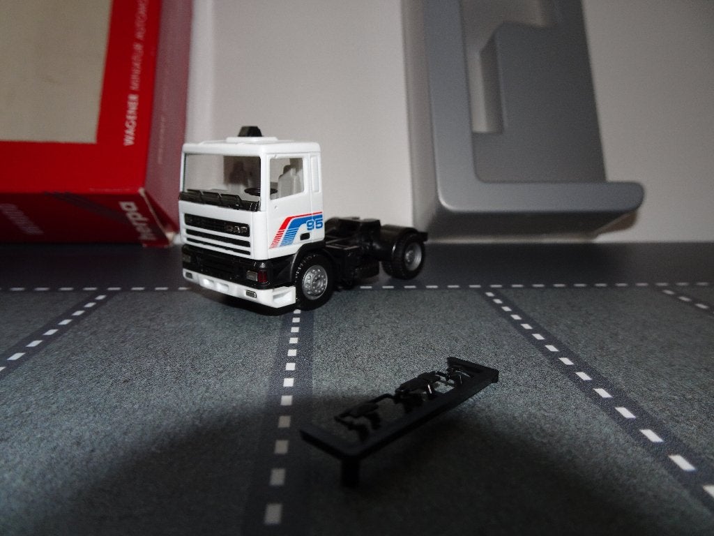 113 herpa daf 95 dagcabine 2-as trekker 1:87 truck trein, Ophalen of Verzenden, Nieuw, Bus of Vrachtwagen, Herpa