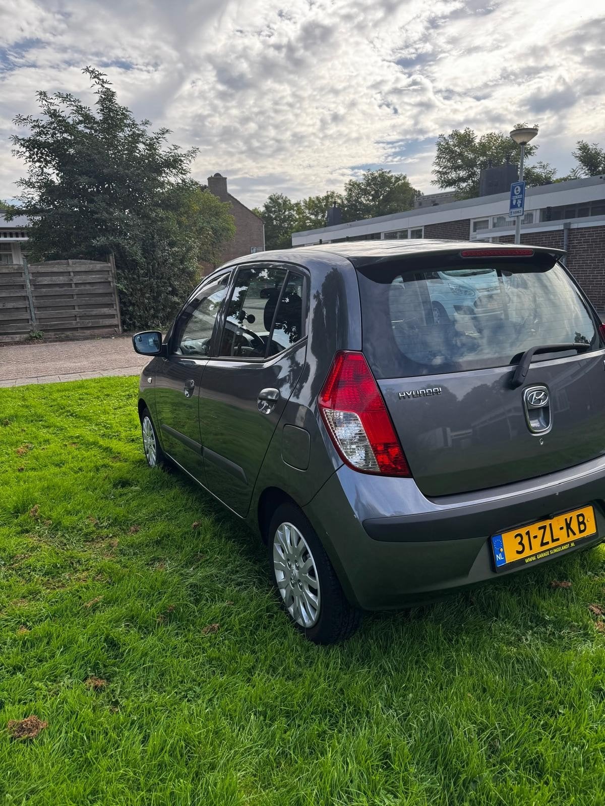 Foto 7 van Hyundai i10 1.1 I 5DR 2008 Grijs