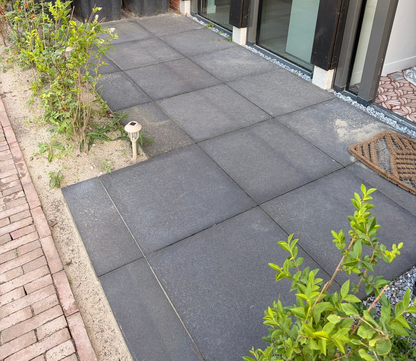 Gratis tegels antraciet, Ophalen, Gebruikt, Beton, Terrastegels