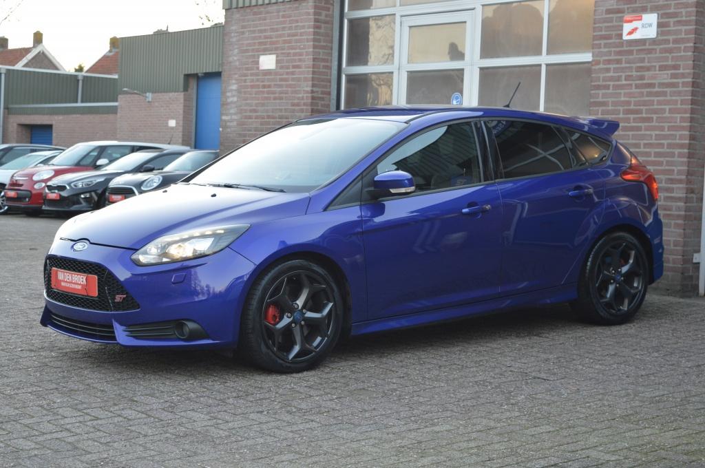 Ford Focus 2.0 EcoB. ST-2 | RECARO - NAVI - STOEL.VERW, Auto's, Euro 5, Gebruikt, 4 cilinders, Blauw
