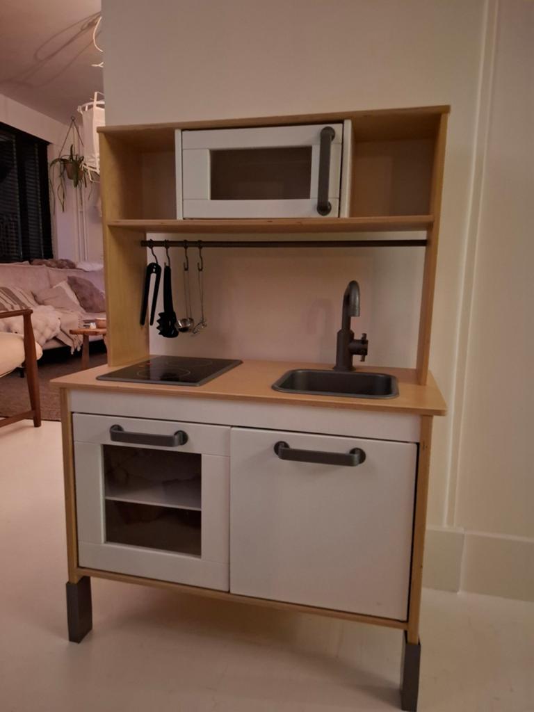 IKEA DUKTIG Speelkeuken met accessoires, Kinderen en Baby's, Speelgoed | Speelkeukens, Ophalen, Gebruikt, Hout, Speelkeuken