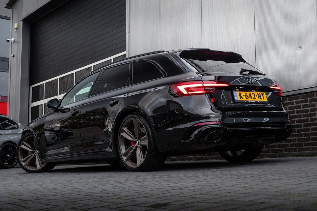 Audi RS4 Avant 2.9 TFSI 451 pk Quattro S-Line /RS-Stoelen/ B, Automaat, Gebruikt, 451 pk, Zwart