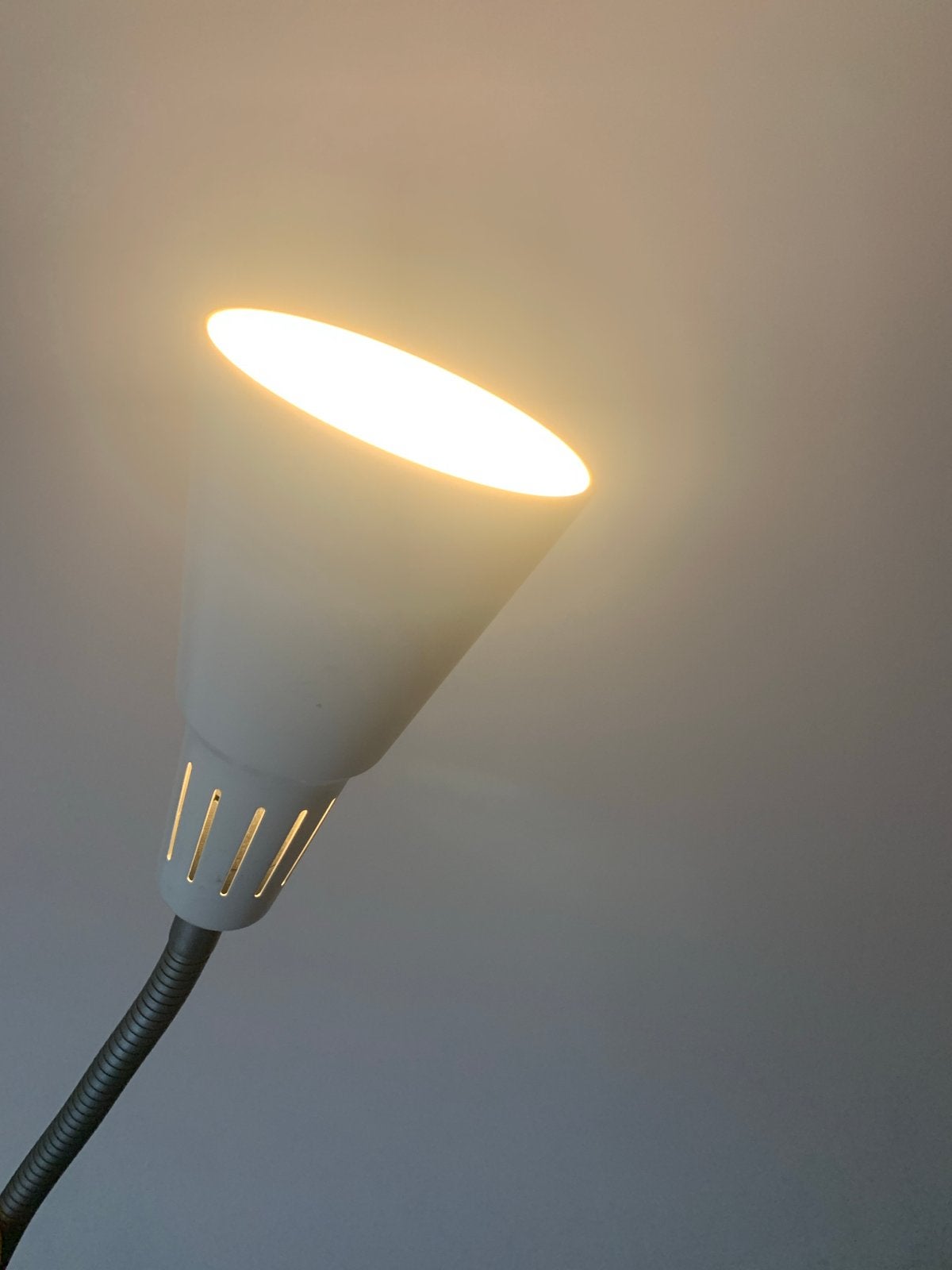 IKEA Kvart vloerlamp / leeslamp wit met flexibele arm, Ophalen, Gebruikt, 100 tot 150 cm, E14 (klein)