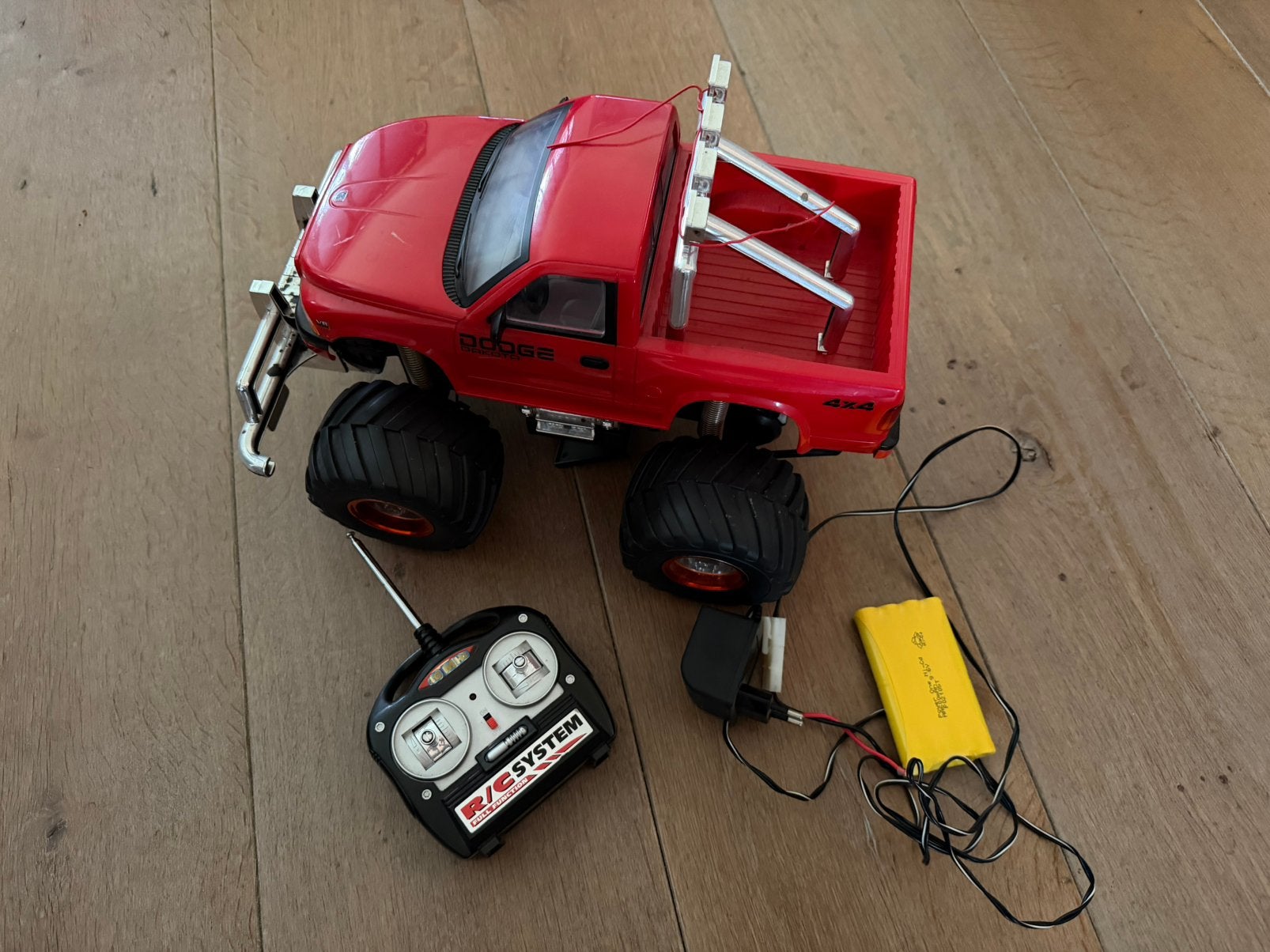 Dodge monstertruck - radiografisch, Gebruikt, Auto offroad, Nvt, Nvt