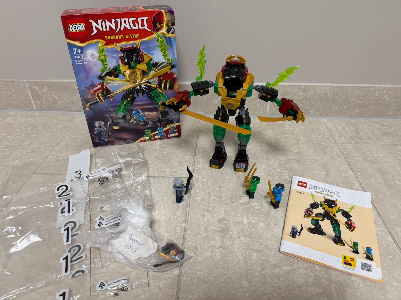 LEGO Ninjago 71817 Lloyd's Elementaire Krachtrobot, Ophalen of Verzenden, Zo goed als nieuw