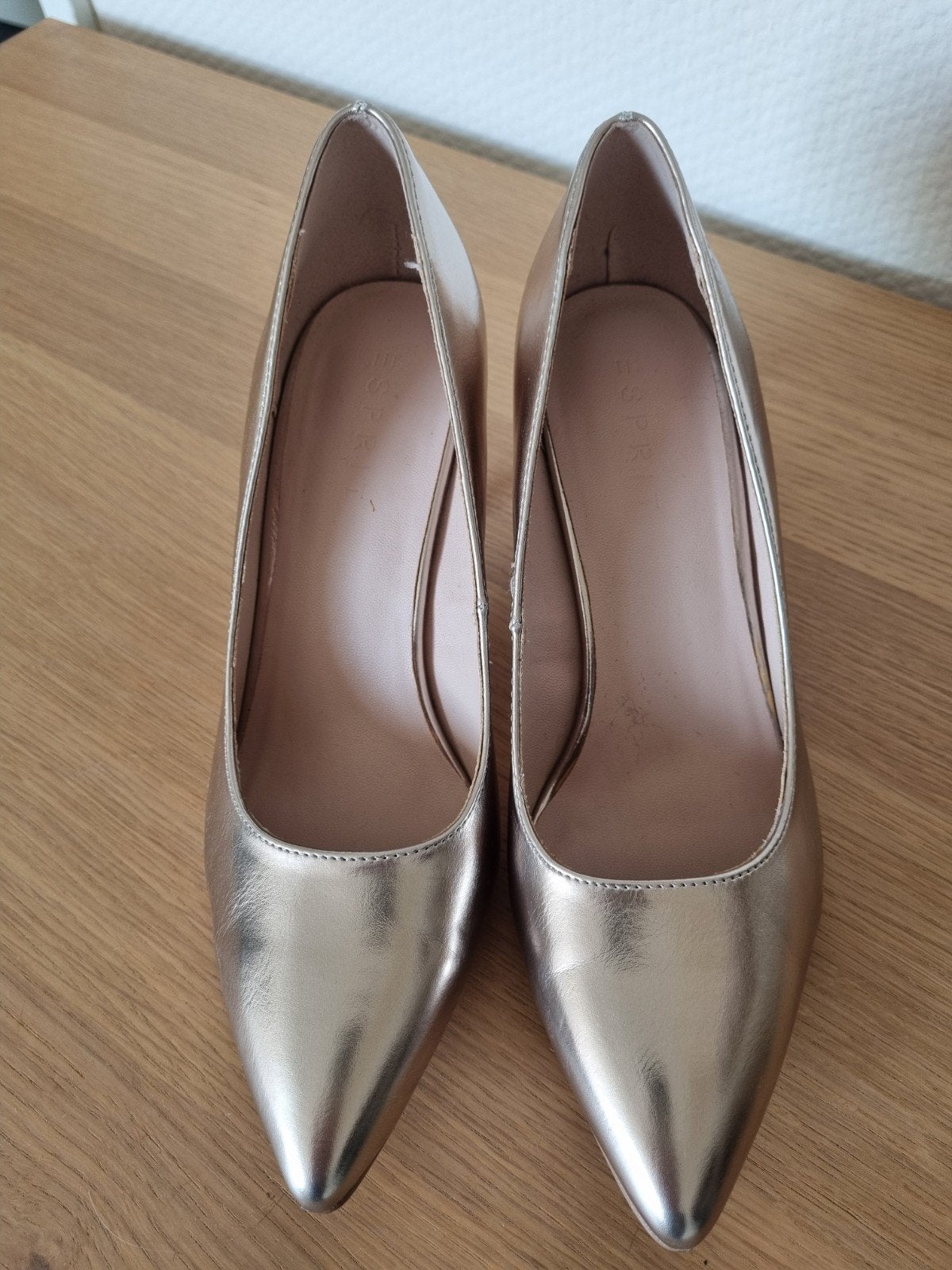 Esprit pumps maat 38 - perfect voor het feestseizoen!, Kleding | Dames, Pumps, Overige kleuren, Ophalen of Verzenden, Zo goed als nieuw