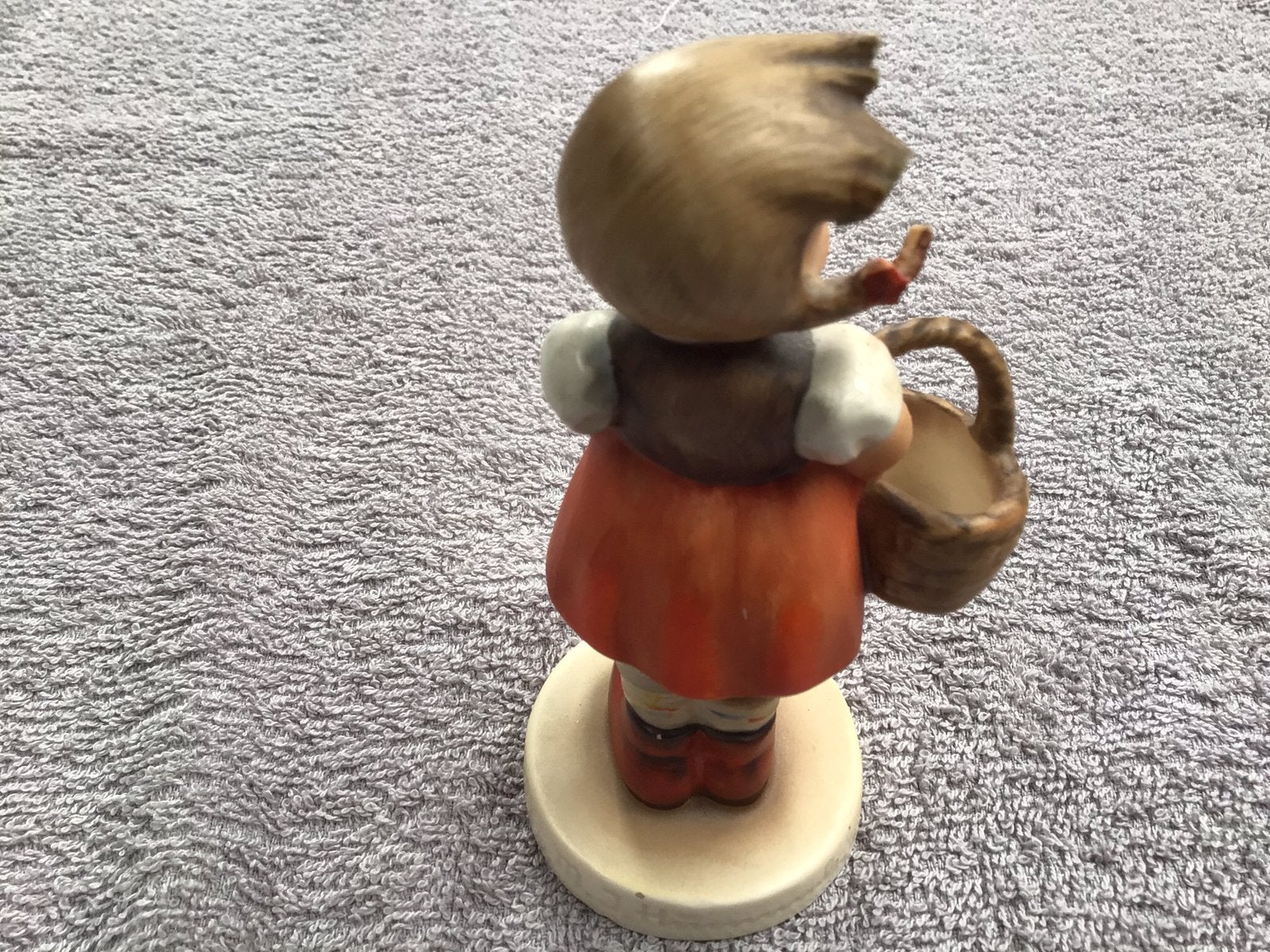 Meisje met mand, Verzamelen, Ophalen, Zo goed als nieuw, Hummel