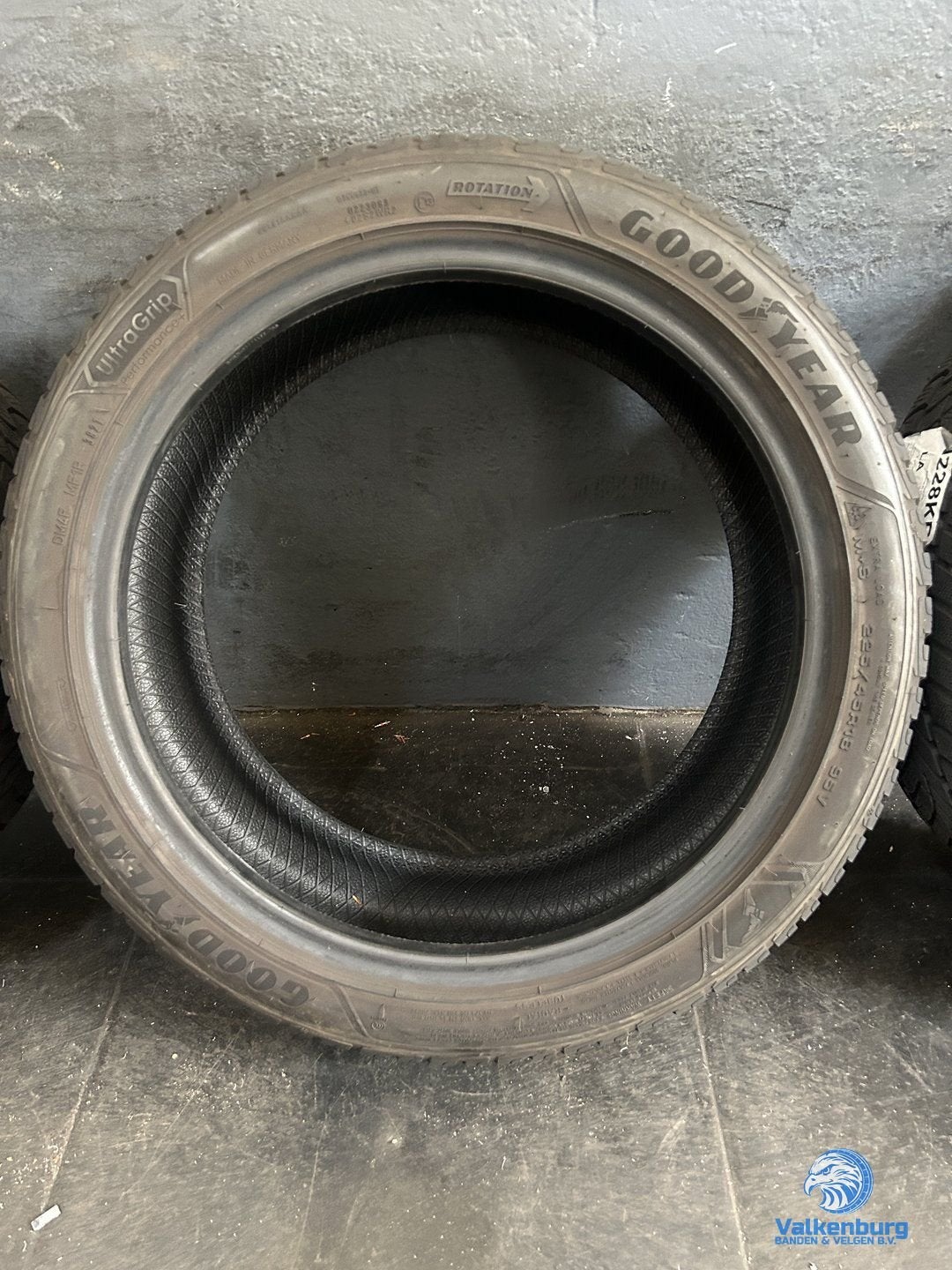 7mm! Winterbanden 225/45R18 Goodyear Ultragrip, 18 inch, Gebruikt, -, -