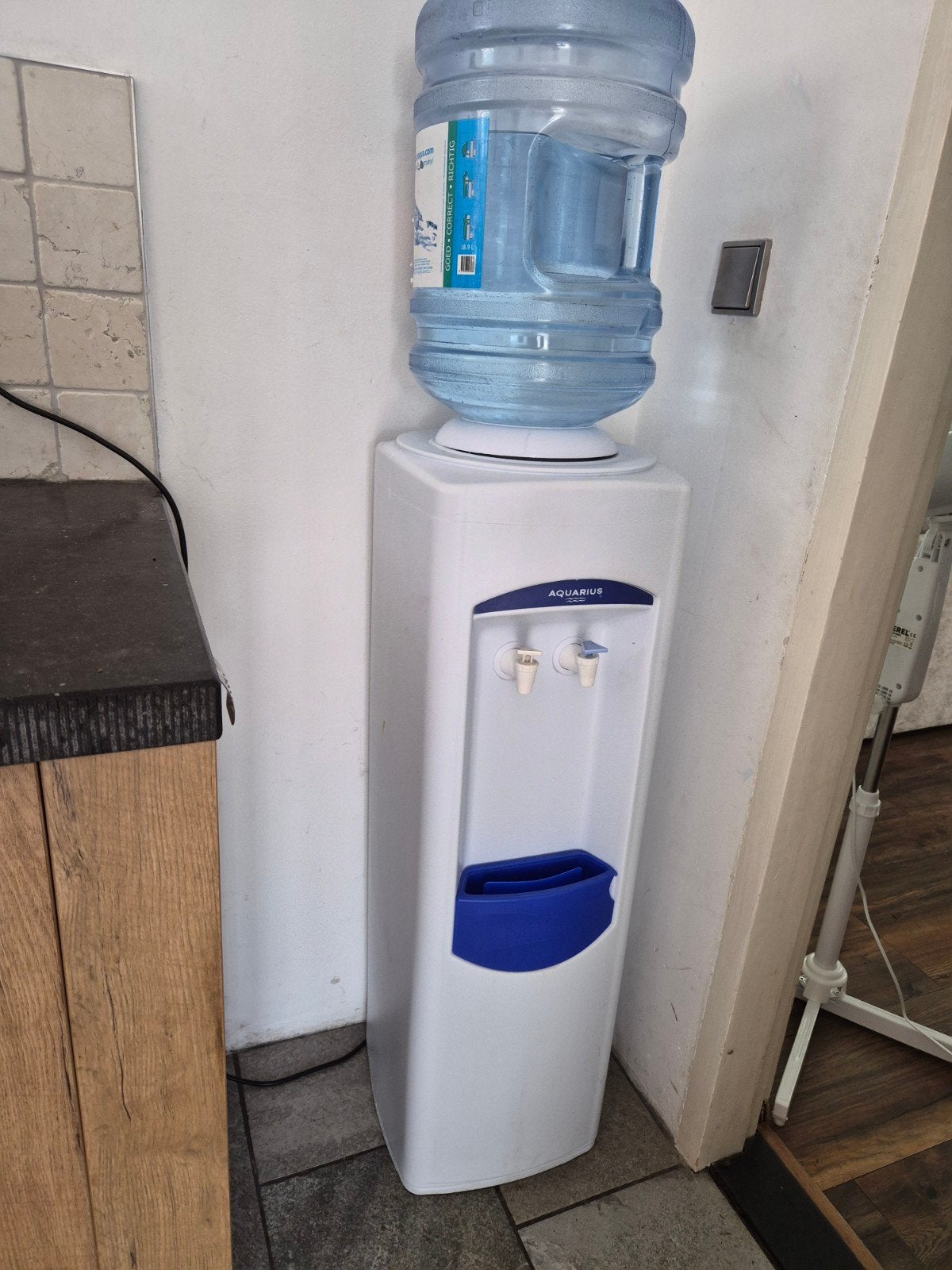 Aquarius Waterkoeler - Koud water, inclusief verzegelde fles, Ophalen, Zo goed als nieuw, Waterkoeler