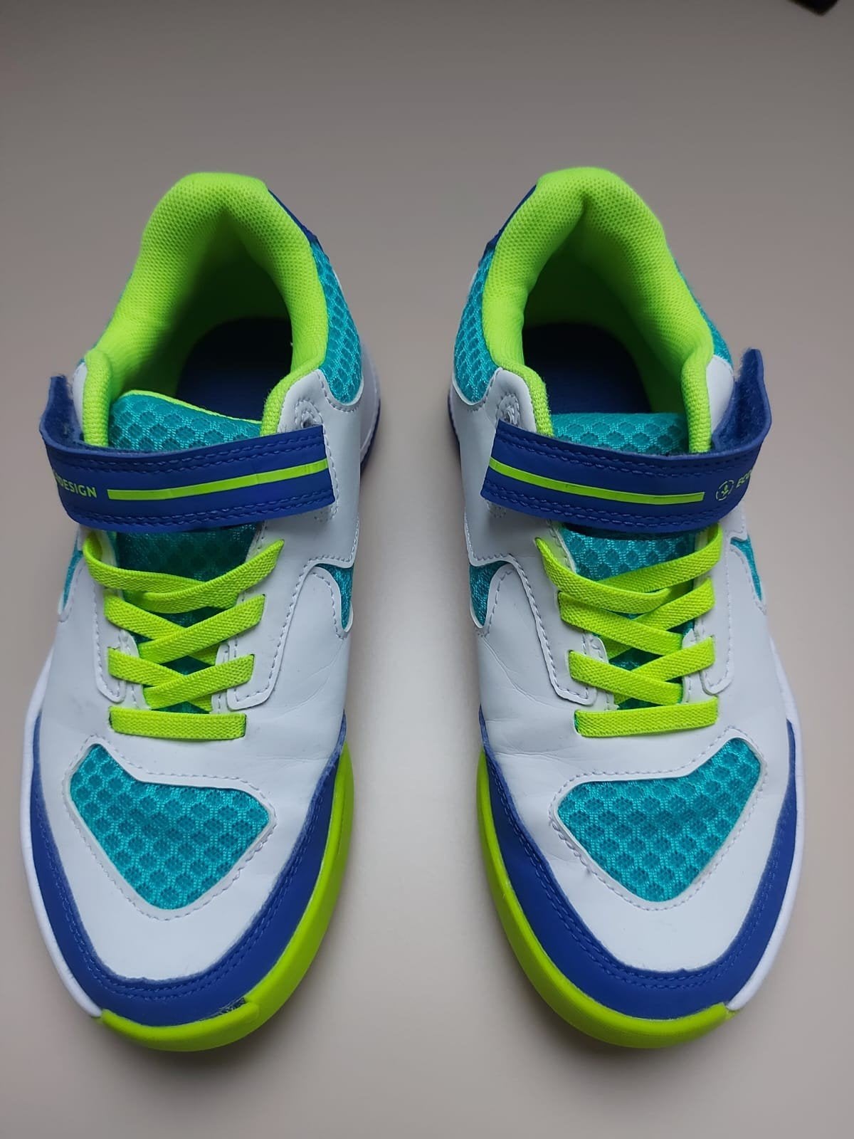 Volleybal schoenen maat 35, Ophalen of Verzenden, Zo goed als nieuw, Schoenen