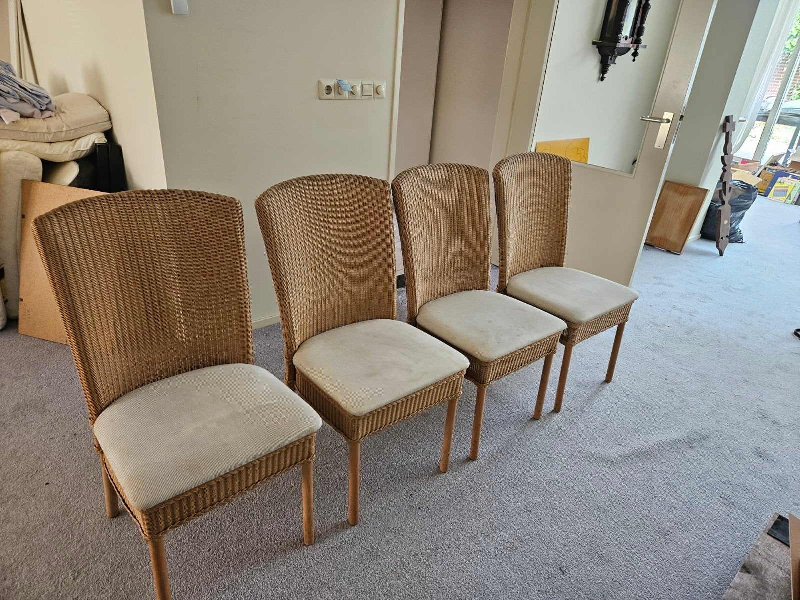Set van 4 Lloyd Loom rotan eetkamerstoelen, Ophalen