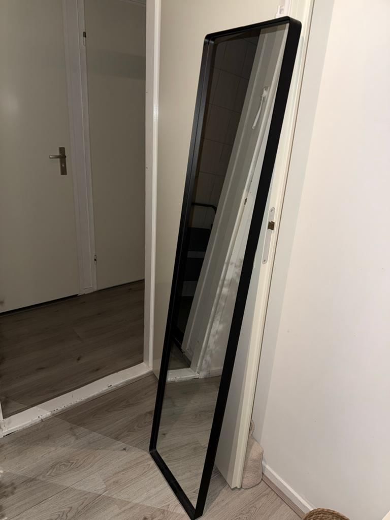 Leunspiegel / Staande spiegel zonder voet, Ophalen, Minder dan 50 cm, Zo goed als nieuw, 150 tot 200 cm