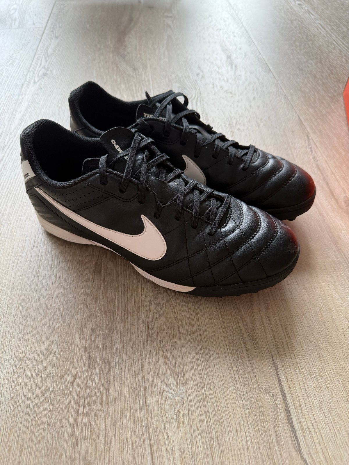 Nike Tiempo Natural IV TF voetbalschoenen - Maat 44.5, Ophalen, Gebruikt, Schoenen