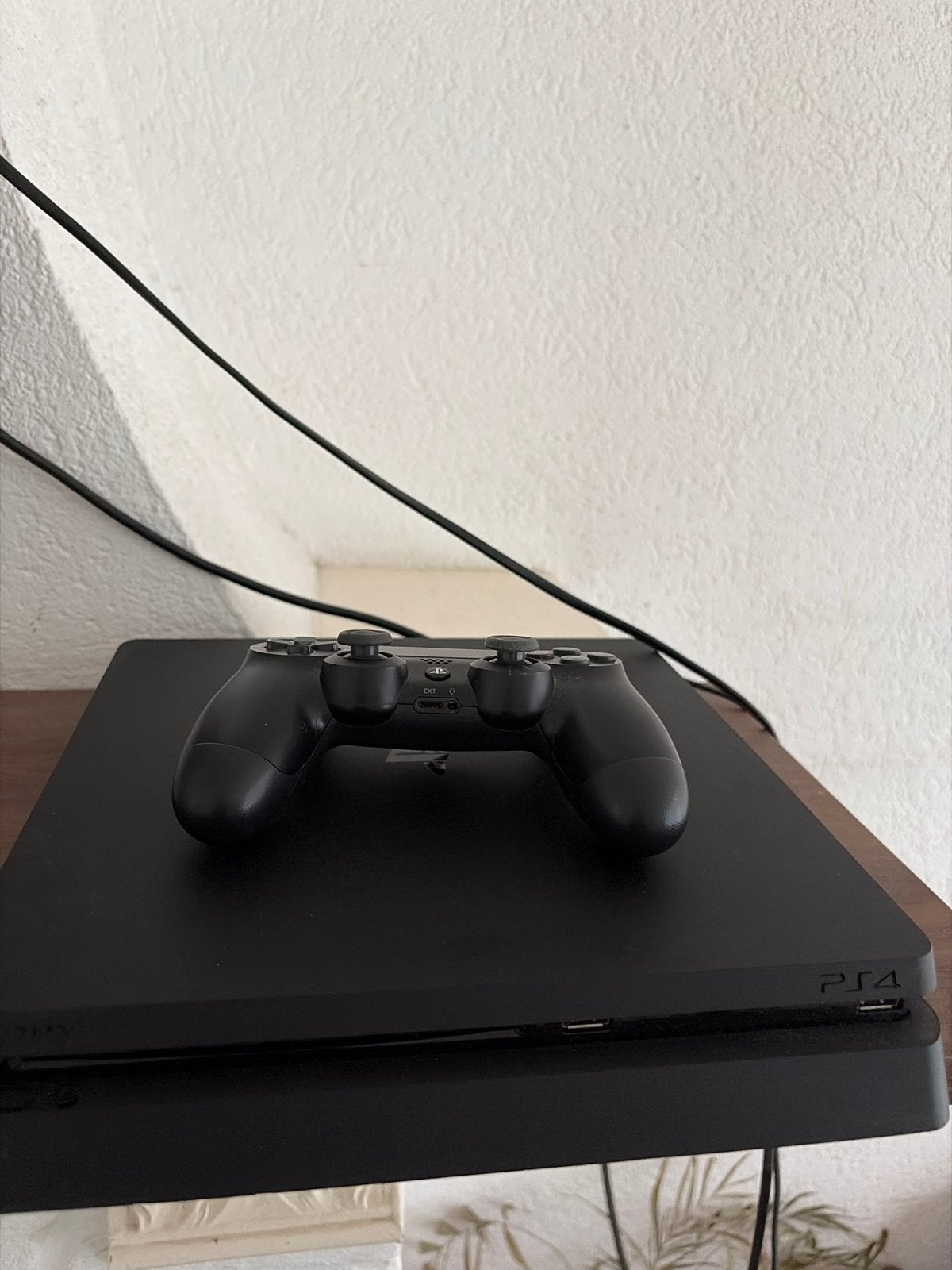 Sony PlayStation 4 Slim met 1 controller + Fifa 25 en 26, Ophalen, Met games, Zo goed als nieuw, 1 TB