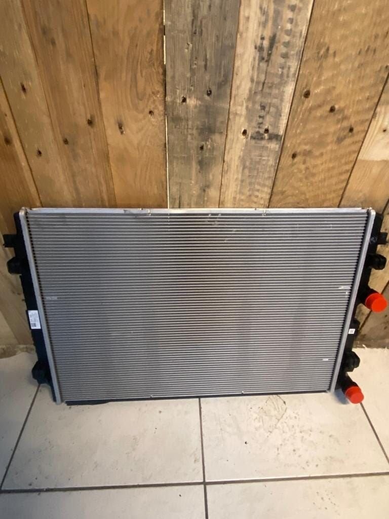 VW Polo 2G Radiateur 2Q0121253M, Auto-onderdelen, Motor en Toebehoren, Volkswagen, Gebruikt, Ophalen of Verzenden