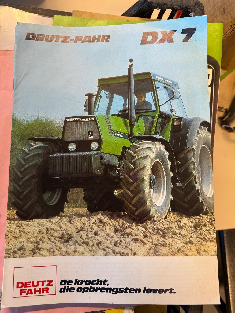 Folder deutz dx 7., Ophalen of Verzenden, Zo goed als nieuw, Folder