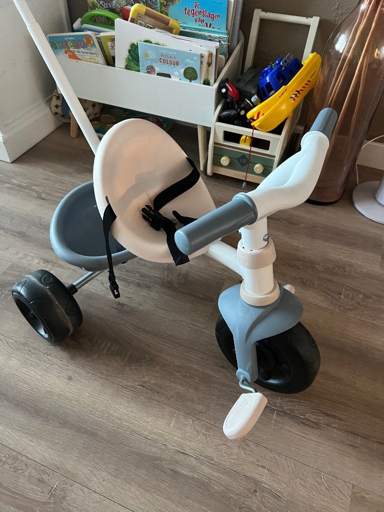 Smoby driewieler met duwstang, Fietsen en Brommers, Fietsen | Driewielers, Ophalen, Zo goed als nieuw, Smoby, Duwstang