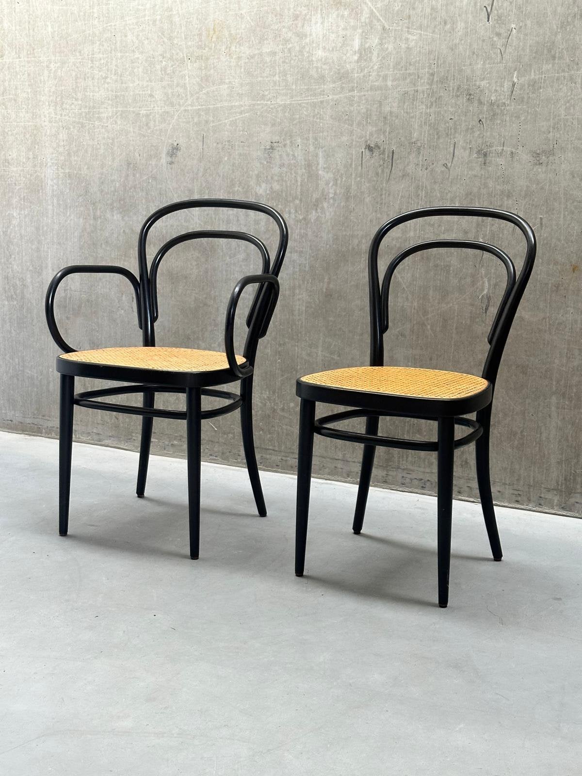 2 originele Thonet-stoelen nr. 214, jaren ’70, Antiek en Kunst, Ophalen of Verzenden