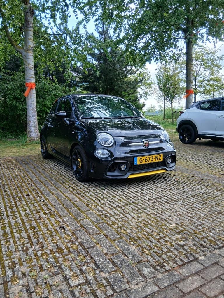 Fiat 500 Abarth 595 pista cabrio lees advertentie, Stof, 40 €/maand, Zwart, 4 cilinders