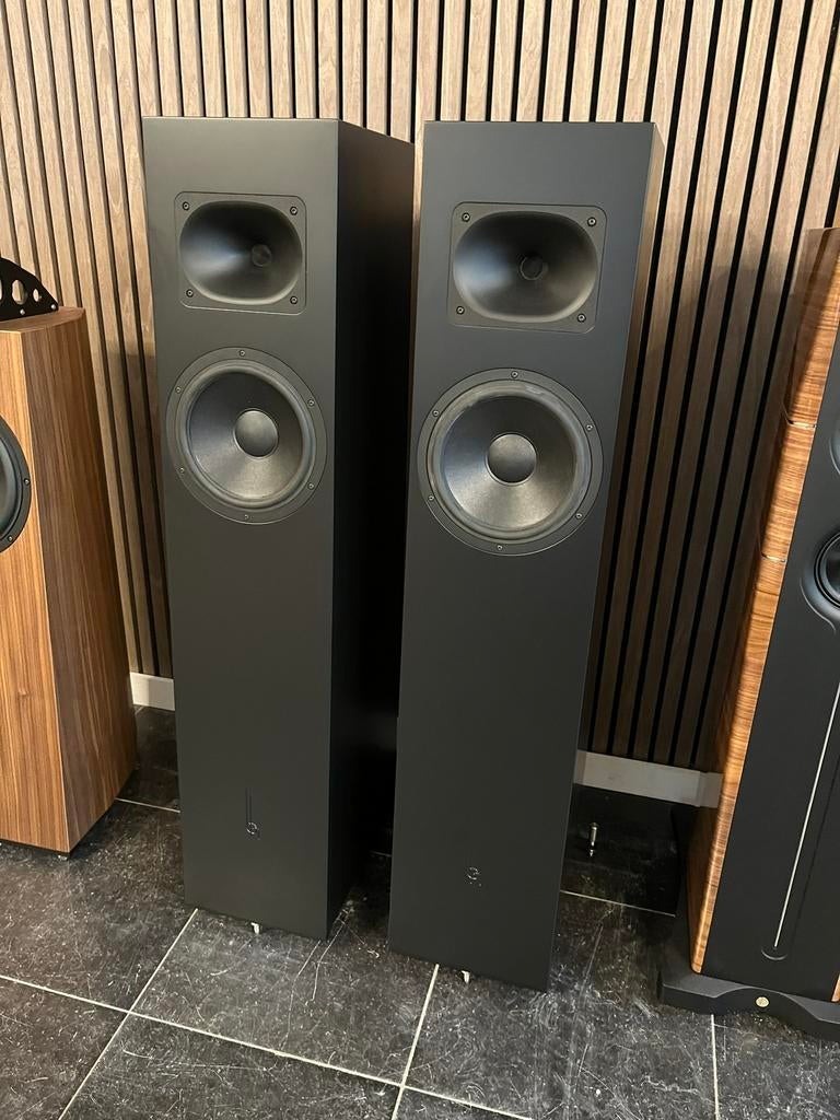 Blumenhofer Tempesta 20, Ophalen, Info@mister-hifi.nl, Zo goed als nieuw, Front, Rear of Stereo speakers