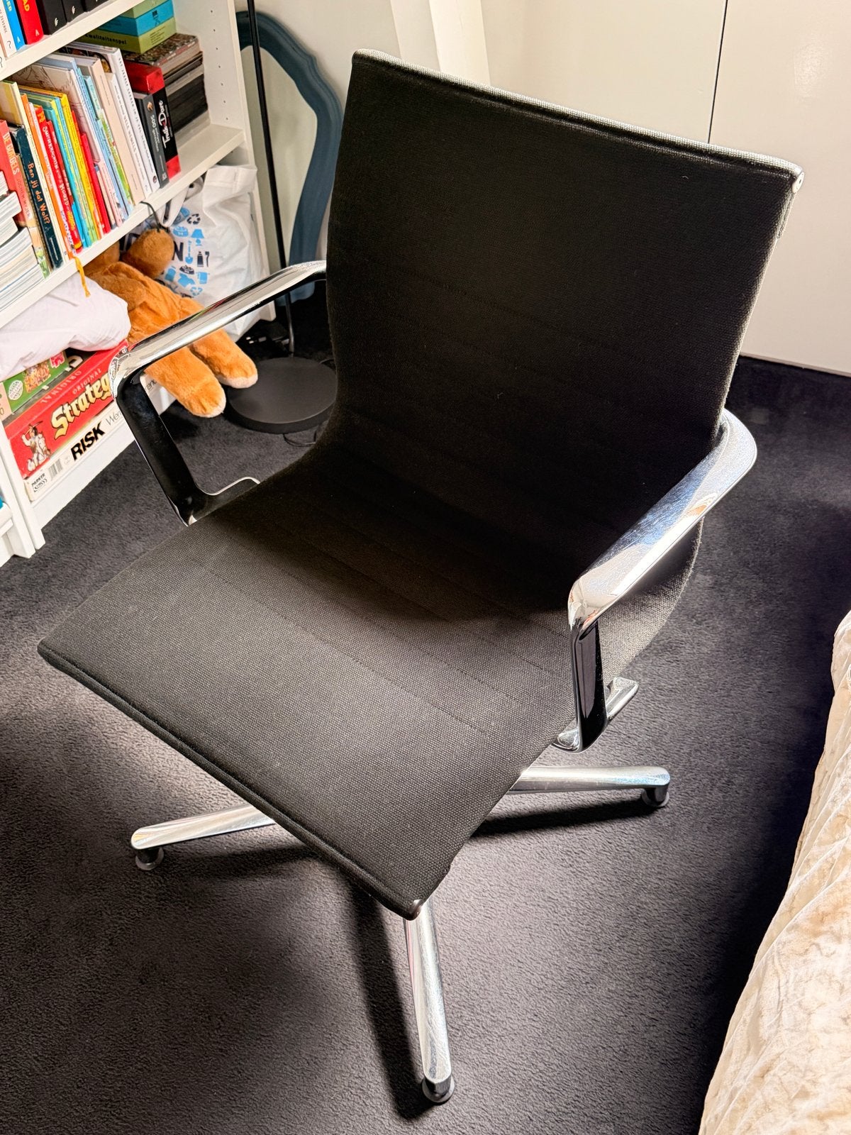 Eames / ICF Italia bureaustoel - Zwart met chroom onderstel, Zwart, Ophalen of Verzenden, Zo goed als nieuw, Metaal