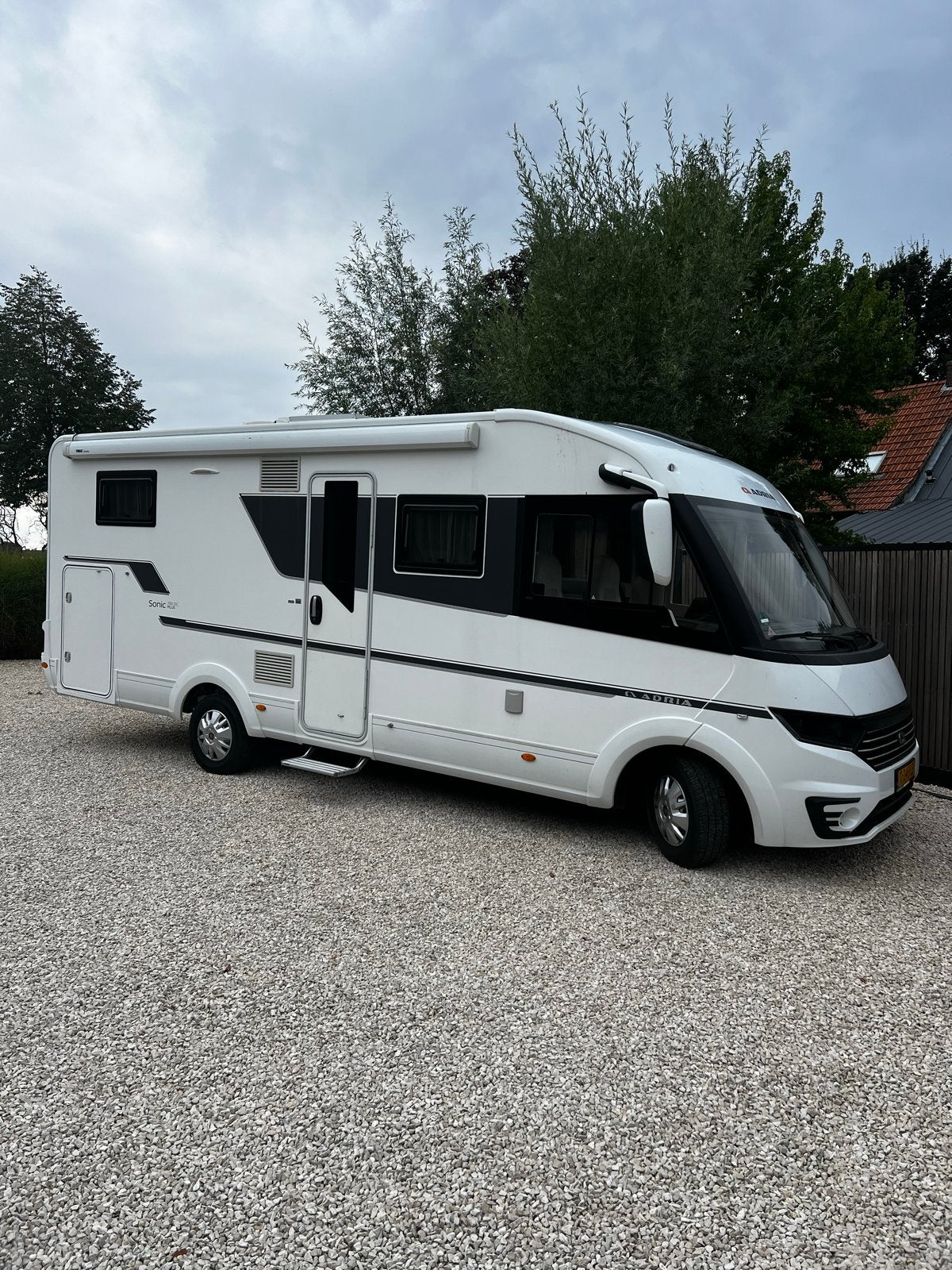 Adria Sonic 700 dc Plus Integraal Camper AIRCO Luxe en Ruim, Integraal, Ringverwarming, Fiat, Luifel