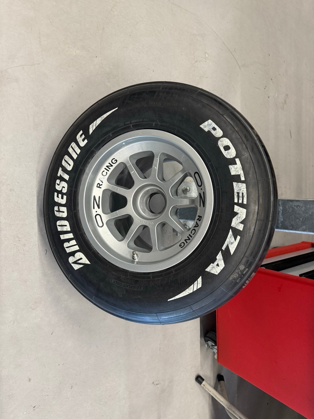 Formule 1 Bridgestone Potenza raceband met OZ velg, Auto-onderdelen, Banden en Velgen, Gebruikt, Overige, Banden en Velgen, Overige maten