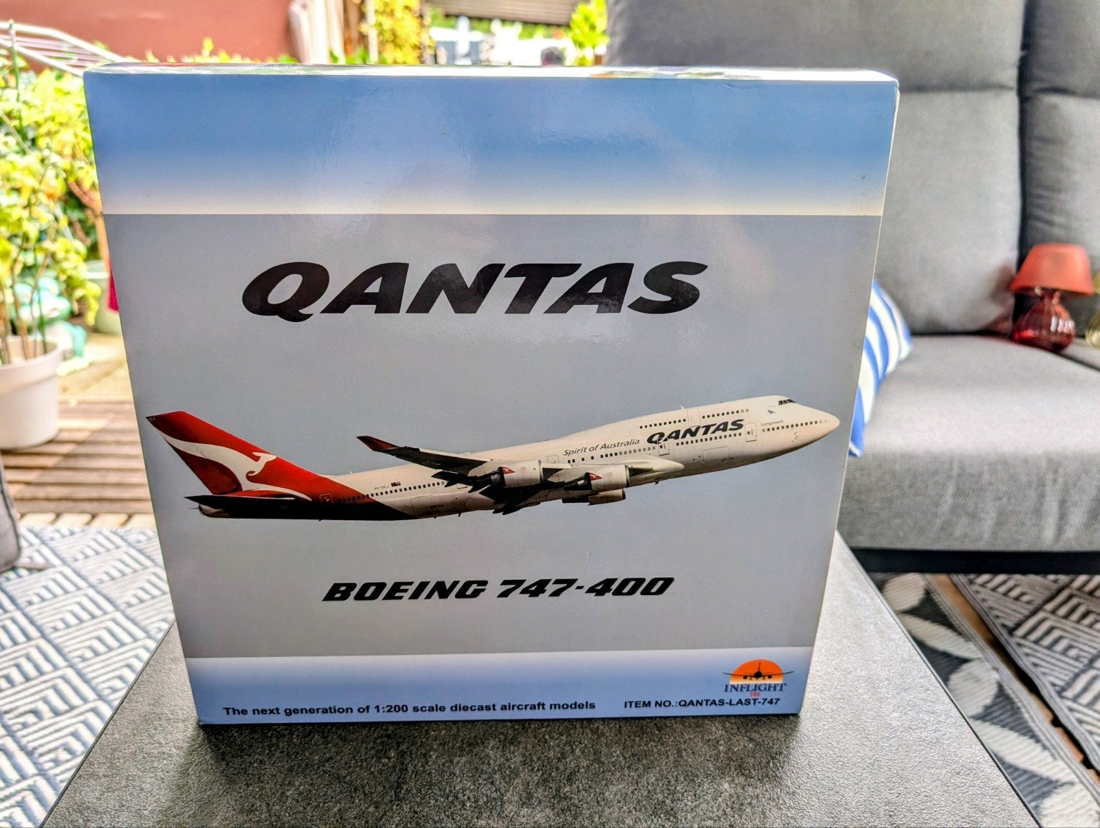 Boeing 747-400 Qantas Inflight200 1/200 die cast  in OVP, Ophalen of Verzenden, Zo goed als nieuw, Schaalmodel