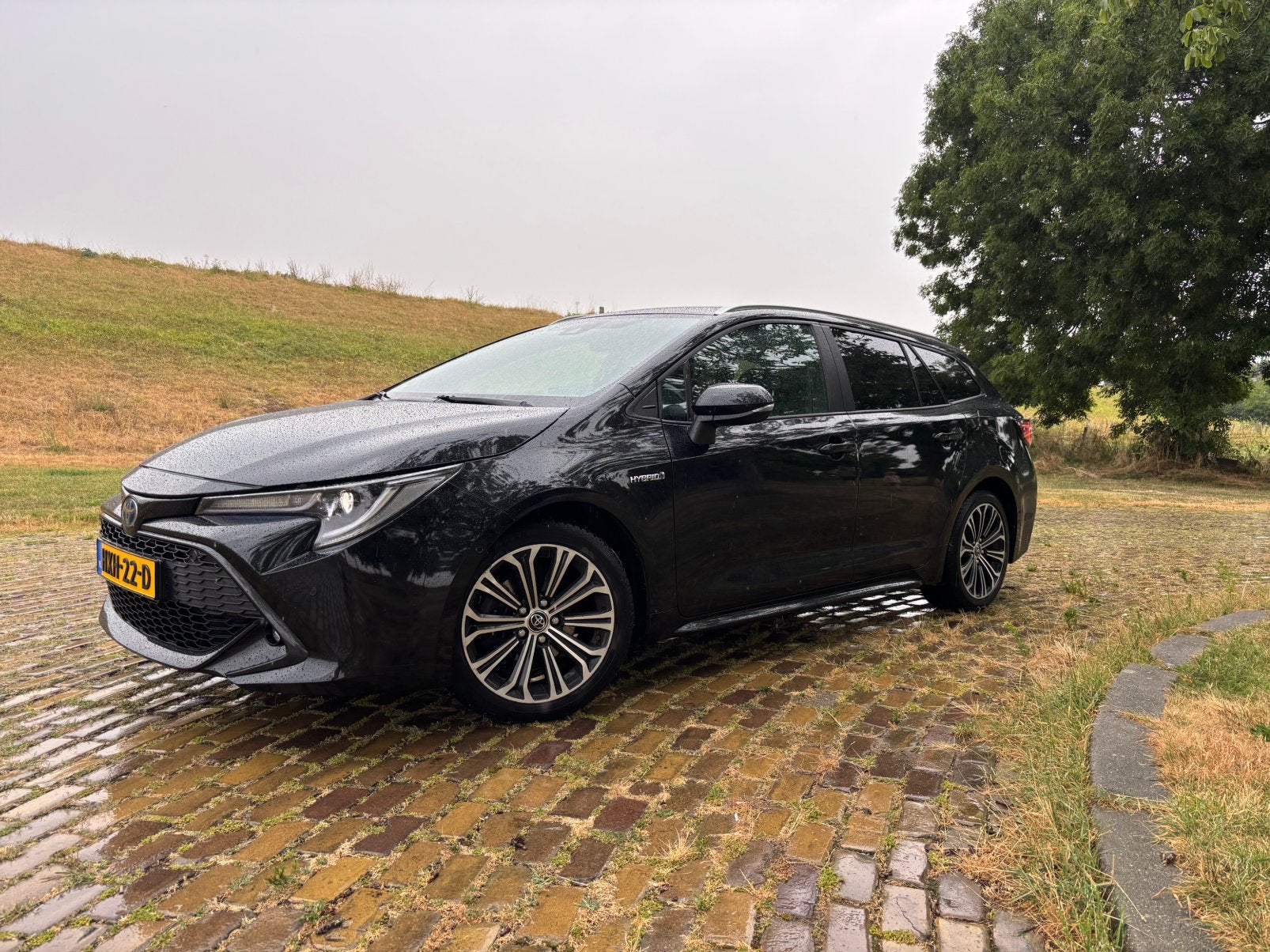 Toyota Corolla Touring Sports 2.0 Hybrid Dynamic, 1345 kg, 750 kg, Corolla, Zwart