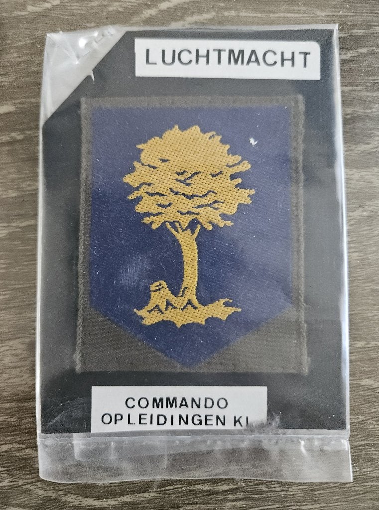 Embleem Nederlandse leger Commando Opleidingen, Ophalen of Verzenden, Luchtmacht, Nederland, Embleem of Badge