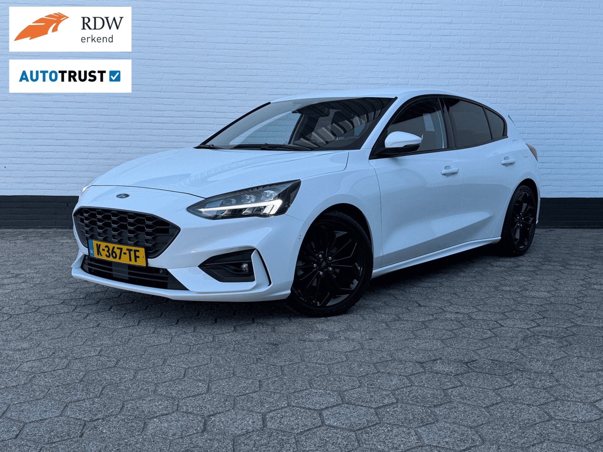 Ford Focus EcoBoost ST-Line 125PK CRUISE l CAMERA l TOPSTAAT, Auto's, Ford, Gebruikt, Wit, Bedrijf, Handgeschakeld