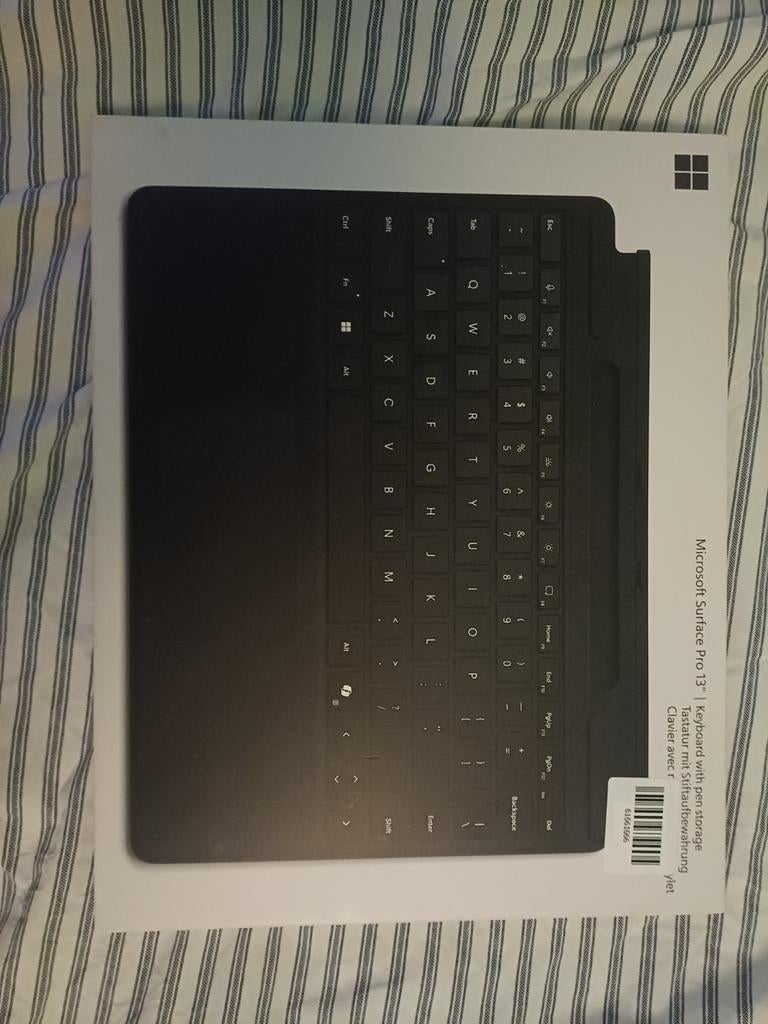 Microsoft Surface Pro Keyboard with pen storage, Computers en Software, Ophalen of Verzenden, Nieuw, Microsoft