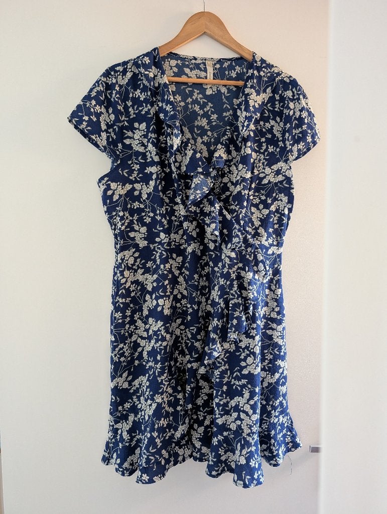 Blauw witte bloemenprint jurk van Stella Morgan, Stella Morgan, Maat 46/48 (XL) of groter, Zo goed als nieuw, Boven de knie