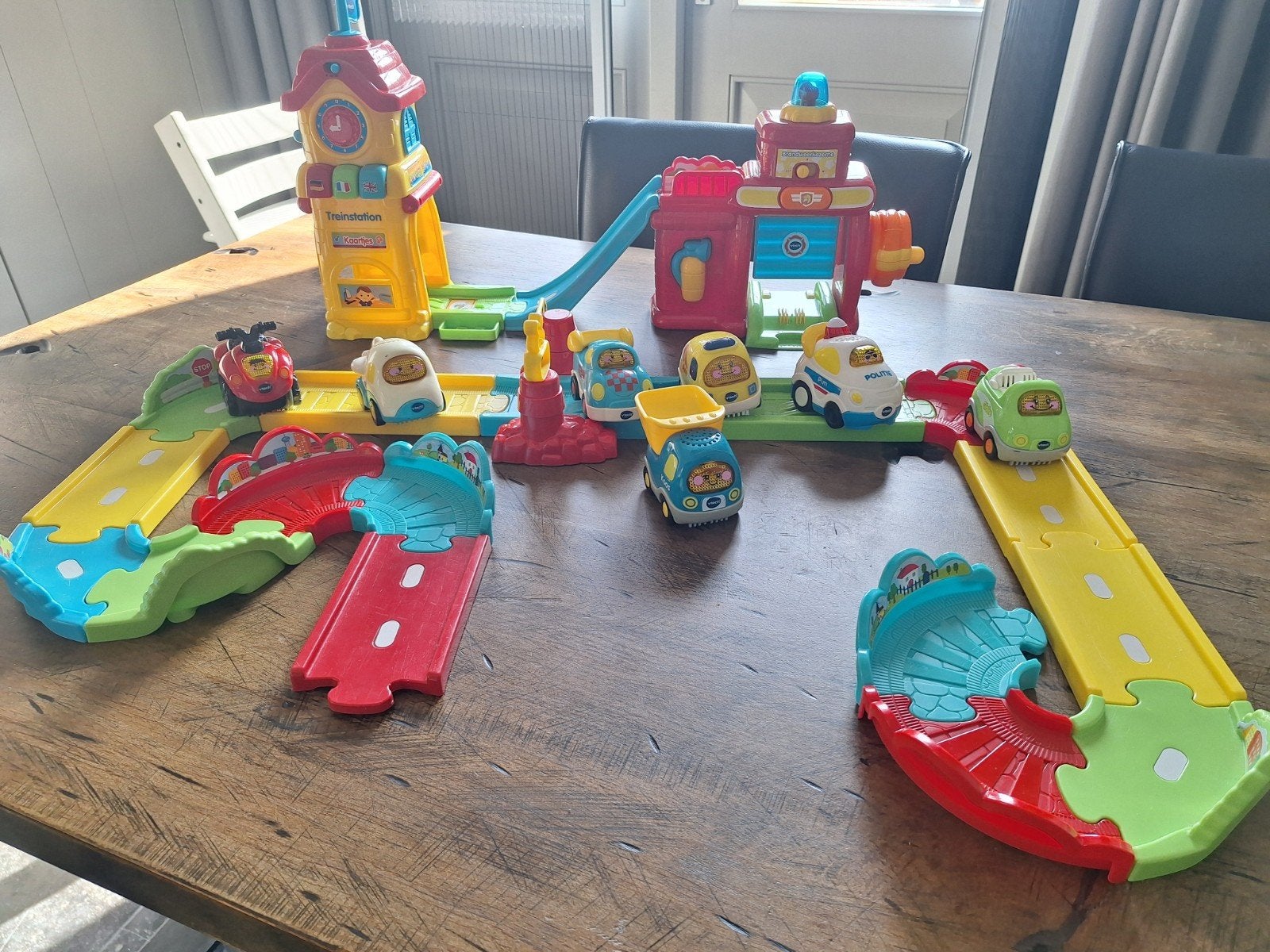 VTech Treinstation & Brandweerkazerne met Auto's, Ophalen of Verzenden, Gebruikt, 2 tot 4 jaar