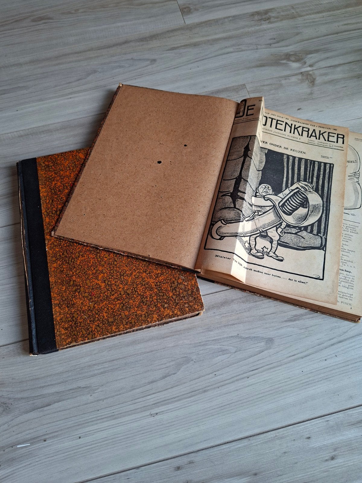 De Notenkraker Jaargangen 1922 en 1924 - Ingebonden, Ophalen of Verzenden, Gelezen, Overige typen