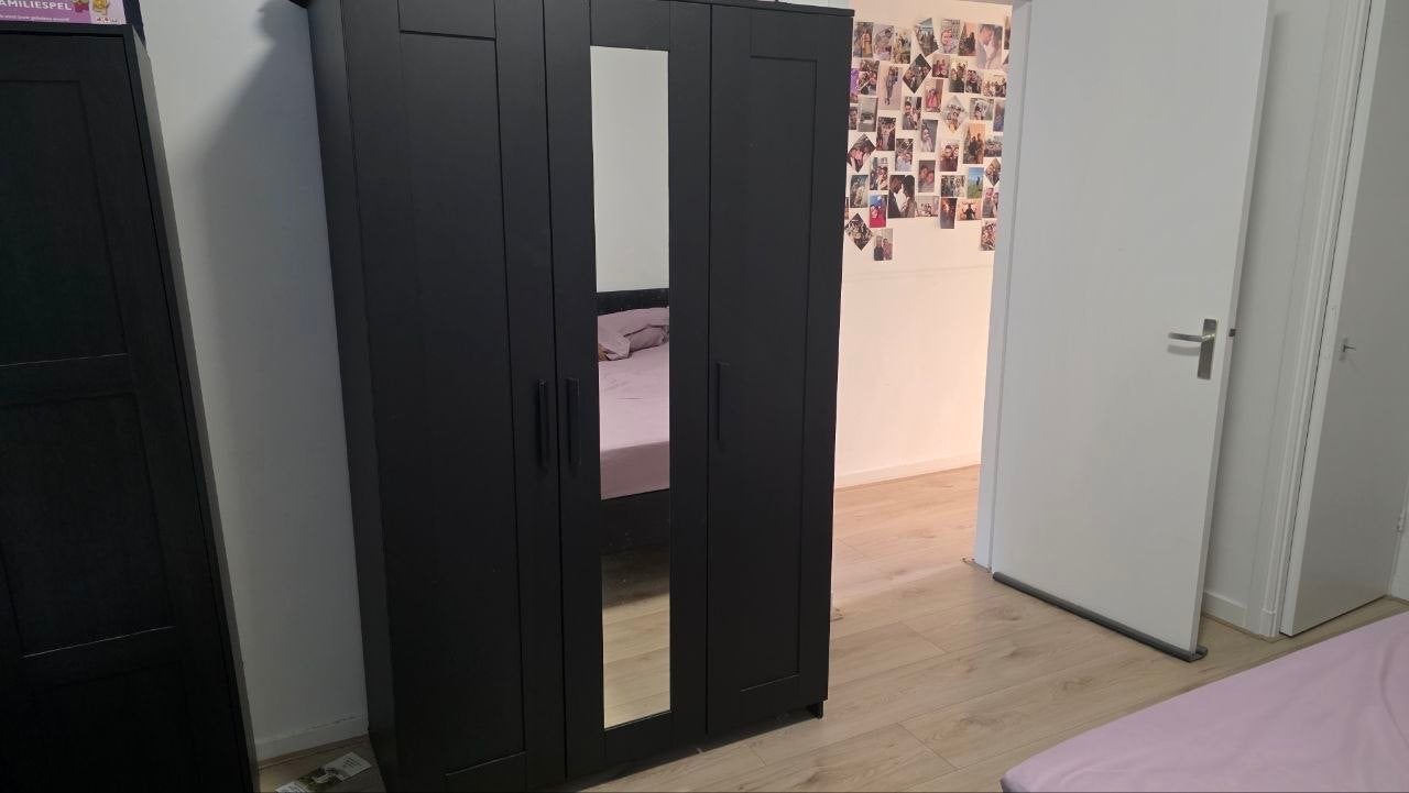 Zwarte ikea kledingkast met spiegeldeur, Ophalen, Gebruikt, 100 tot 150 cm, 150 tot 200 cm
