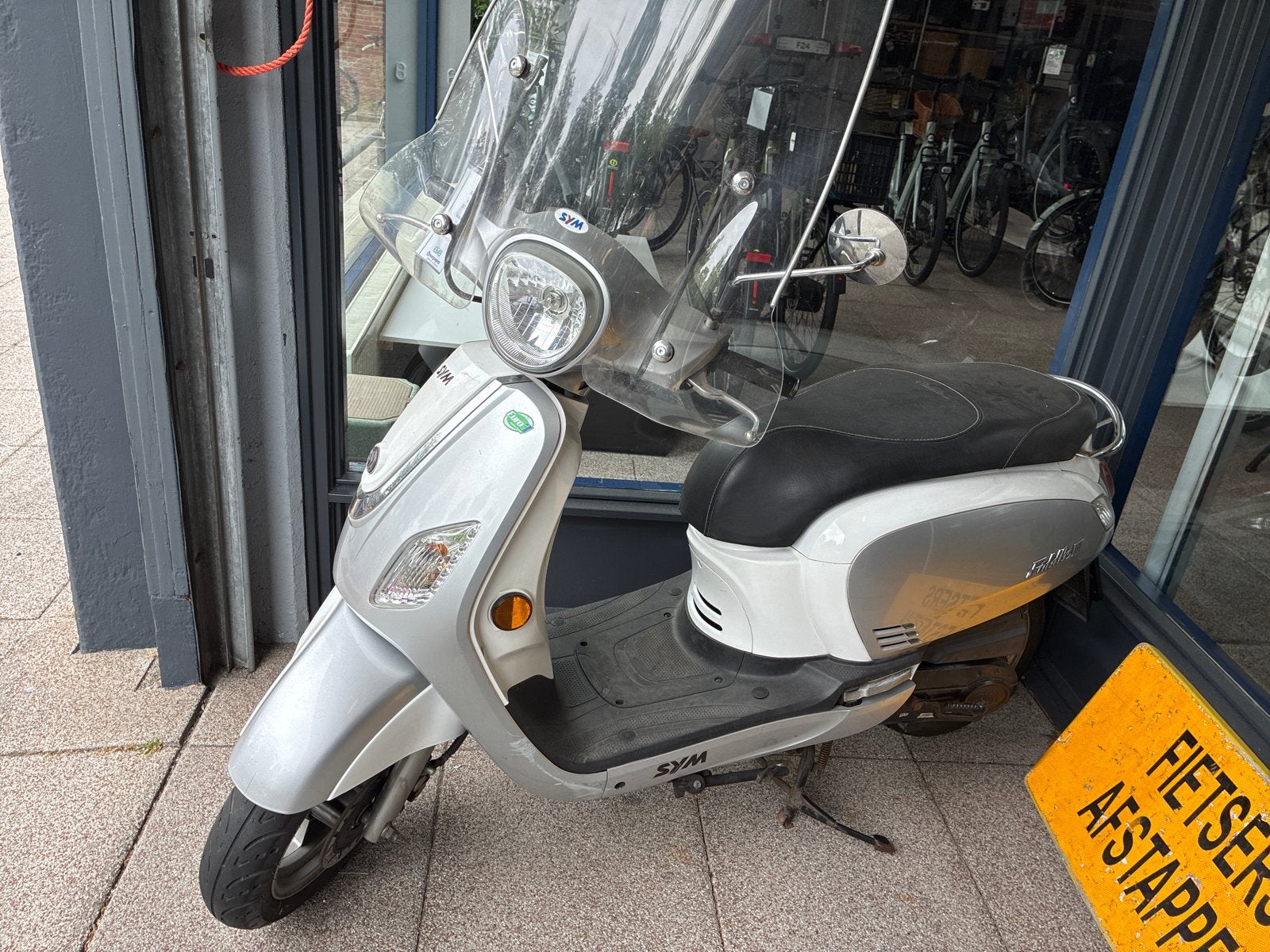 SYM Fiddle 3 Scooter - 50CC 4Takt - Wit/Grijs - 2015, Ophalen, Gebruikt, Maximaal 45 km/u, Benzine