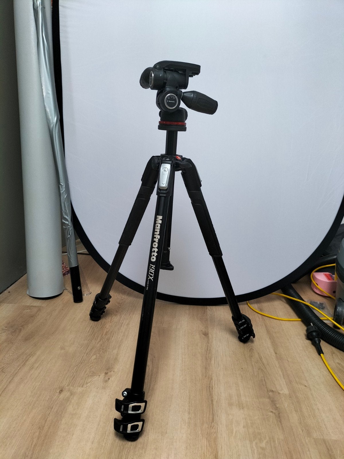 Manfrotto 190X Statief, Audio, Tv en Foto, Fotografie | Statieven en Balhoofden, Ophalen, Driepoot, Zo goed als nieuw, 150 tot 175 cm