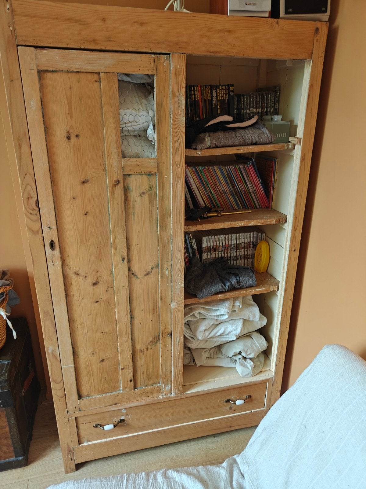 Vintage grenen kast met schuifdeuren en lades, Ophalen