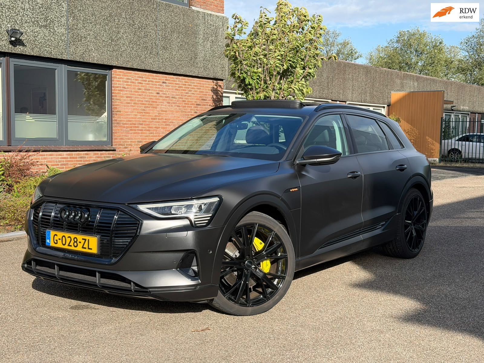 Audi E-tron E-tron 50 quattro Launch edition plus 71 kWh | 9, Automaat, Dealer onderhouden, Automatische klimaatregeling, Zwart