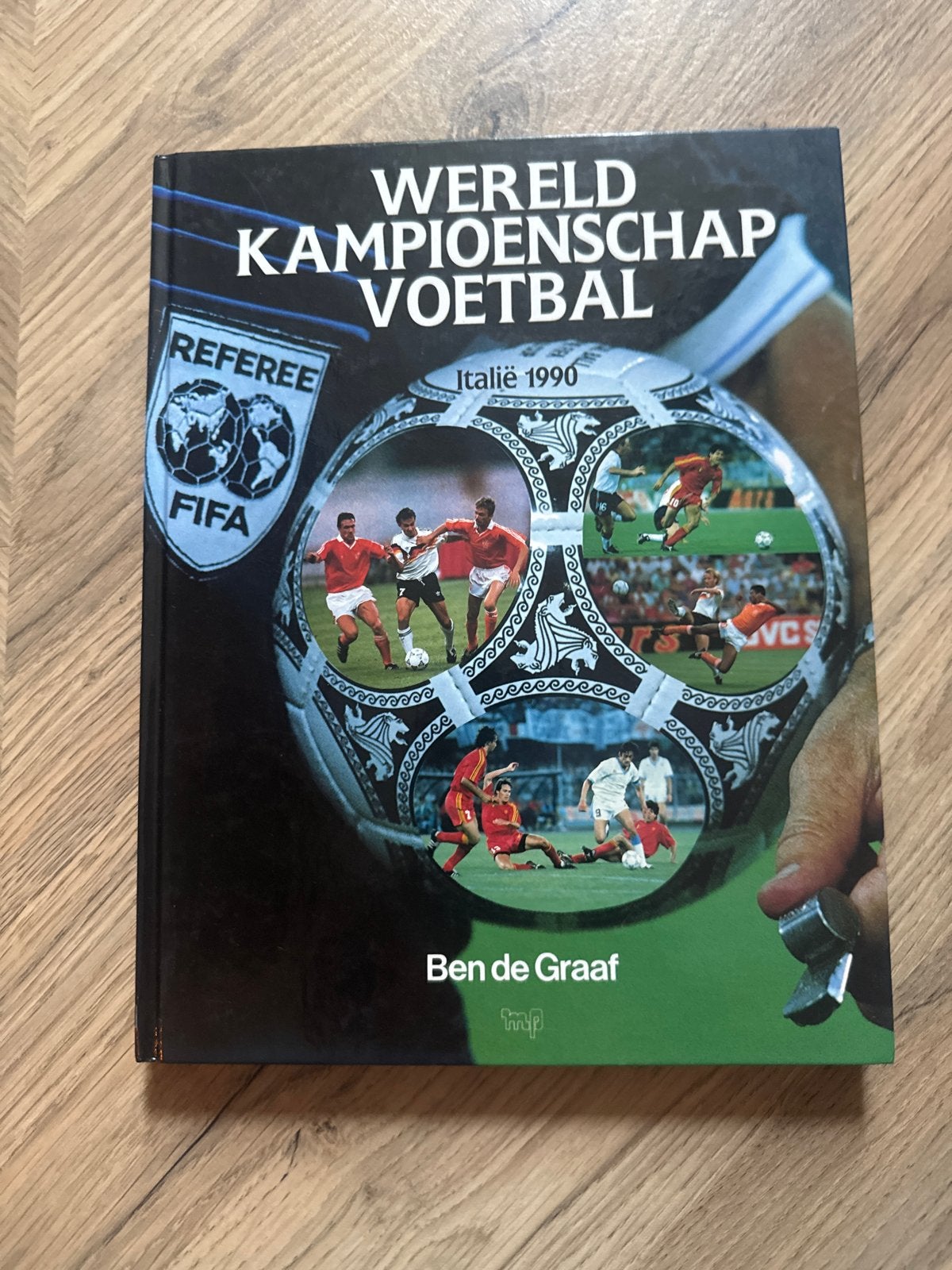 WK Voetbal Italië 1990 - Ben de Graaf, Boeken, Ophalen of Verzenden, Zo goed als nieuw, Balsport