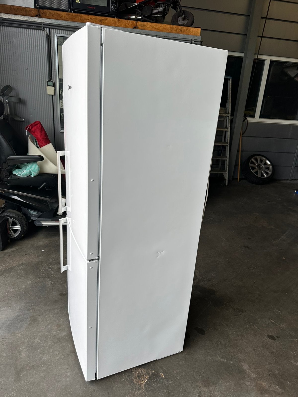 Bosch KGV33VWEP/02 Koel-vriescombinatie 1 jaar oud, Ophalen, 200 liter of meer, Met aparte vriezer, 160 cm of meer