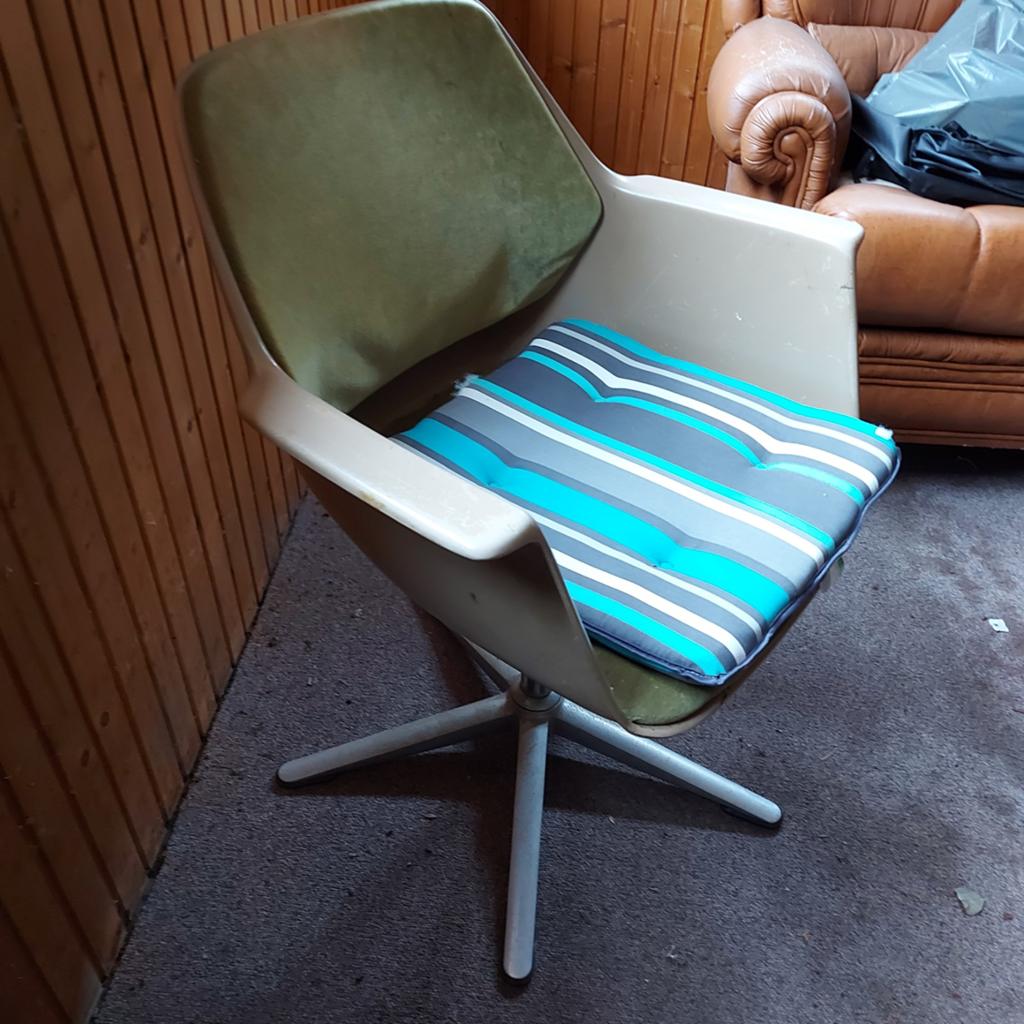 Vintage draaibare fauteuil met kussen, Ophalen