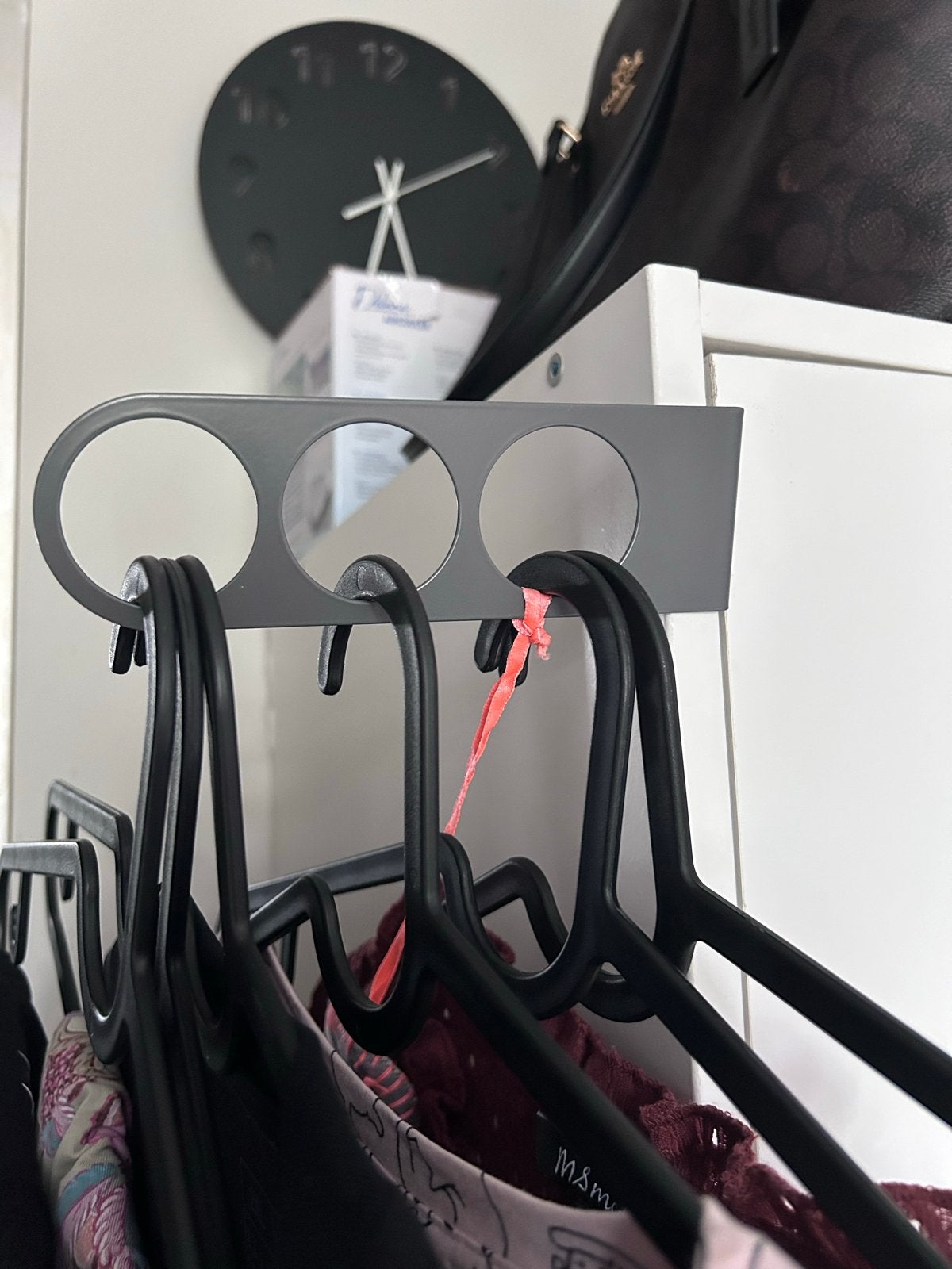 IKEA KOMPLEMENT Multihanger Donkergrijs 17x5 cm, Kleding | Dames, Kledinghangers, Zo goed als nieuw, Metaal, Volwassenen, Ophalen
