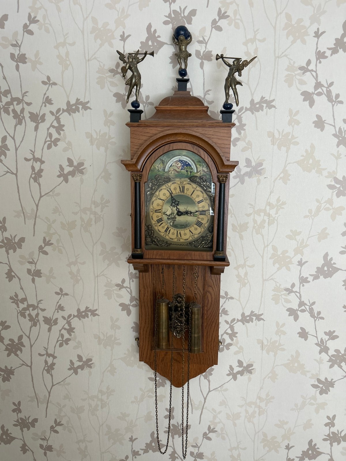 Antieke Eiken Wandklok met Bronzen Beelden, Ophalen