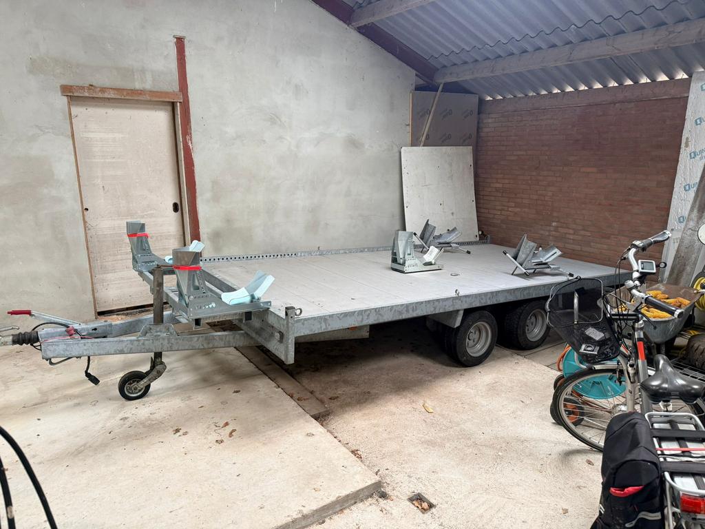 Motortrailer 3–5 motoren huren Zwolle compleet, Auto diversen, Ophalen of Verzenden, Zo goed als nieuw